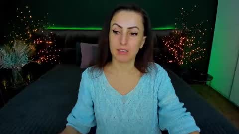 Snapshot of rebecca_diamonds chatting on 2, 2, 2025 rebecca_diamonds online show from 2, 2, 2025