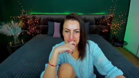 Snapshot of rebecca_diamonds chatting on 11, 2, 2025 rebecca_diamonds online show from 11, 2, 2025