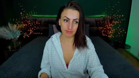 Snapshot of rebecca_diamonds chatting on 12, 2, 2025 rebecca_diamonds online show from 12, 2, 2025