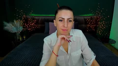 Snapshot of rebecca_diamonds chatting on 17, 2, 2025 rebecca_diamonds online show from 17, 2, 2025