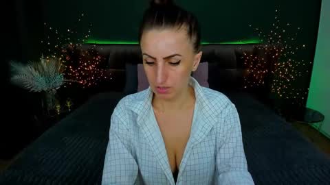 Snapshot of rebecca_diamonds chatting on 18, 2, 2025 rebecca_diamonds online show from 18, 2, 2025
