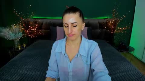 Snapshot of rebecca_diamonds chatting on 19, 2, 2025 rebecca_diamonds online show from 19, 2, 2025
