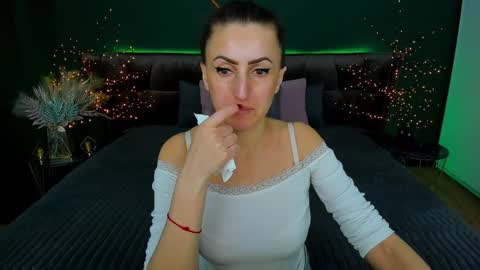 Snapshot of rebecca_diamonds chatting on 27, 2, 2025 rebecca_diamonds online show from 27, 2, 2025