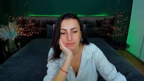 Snapshot of rebecca_diamonds chatting on 2, 3, 2025 rebecca_diamonds online show from 2, 3, 2025