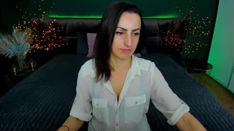 Snapshot of rebecca_diamonds chatting on 6, 3, 2025 rebecca_diamonds online show from 6, 3, 2025