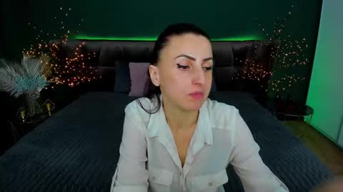 Snapshot of rebecca_diamonds chatting on 6, 3, 2025 rebecca_diamonds online show from 6, 3, 2025