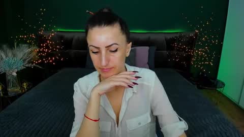 Snapshot of rebecca_diamonds chatting on 9, 3, 2025 rebecca_diamonds online show from 9, 3, 2025