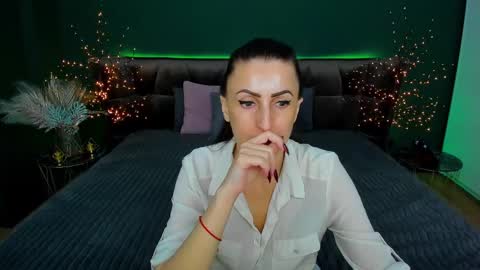 Snapshot of rebecca_diamonds chatting on 11, 3, 2025 rebecca_diamonds online show from 11, 3, 2025