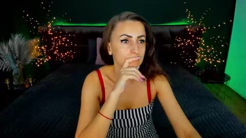 Snapshot of rebecca_diamonds chatting on 10, 9, 2025 rebecca_diamonds online show from 10, 9, 2025