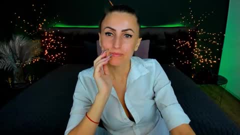 Snapshot of rebecca_diamonds chatting on 11, 9, 2025 rebecca_diamonds online show from 11, 9, 2025