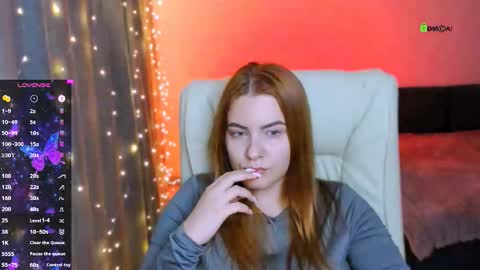 Snapshot of red__dizzy chatting on 21, 10, 2025 red__dizzy online show from 21, 10, 2025