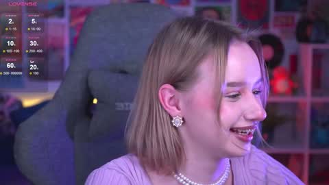 Snapshot of red_queeen chatting on 18, 12, 2024 QUEEN OF EVIL online show from 18, 12, 2024