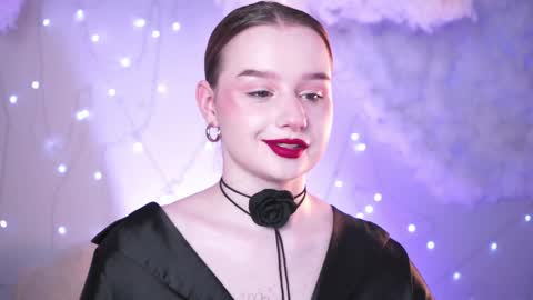 Snapshot of red_queeen chatting on 19, 12, 2024 QUEEN OF EVIL online show from 19, 12, 2024