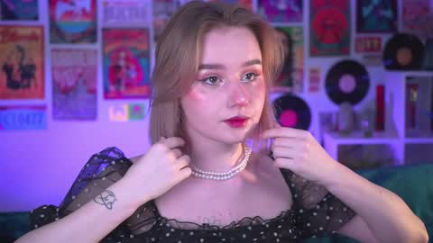 Snapshot of red_queeen chatting on 23, 12, 2024 QUEEN OF EVIL online show from 23, 12, 2024