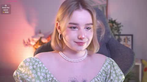 Snapshot of red_queeen chatting on 26, 12, 2024 QUEEN OF EVIL online show from 26, 12, 2024