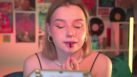 Snapshot of red_queeen chatting on 27, 12, 2024 QUEEN OF EVIL online show from 27, 12, 2024