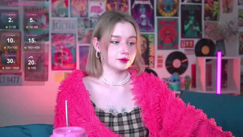 Snapshot of red_queeen chatting on 27, 12, 2024 QUEEN OF EVIL online show from 27, 12, 2024