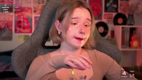 Snapshot of red_queeen chatting on 31, 1, 2025 QUEEN OF EVIL online show from 31, 1, 2025