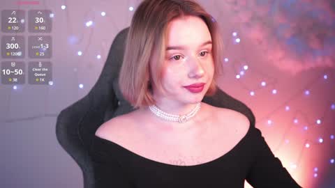 Snapshot of red_queeen chatting on 2, 2, 2025 QUEEN OF EVIL online show from 2, 2, 2025