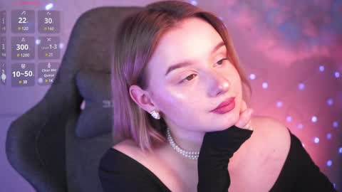 Snapshot of red_queeen chatting on 2, 2, 2025 QUEEN OF EVIL online show from 2, 2, 2025