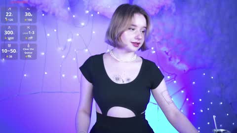 Snapshot of red_queeen chatting on 8, 2, 2025 QUEEN OF EVIL online show from 8, 2, 2025