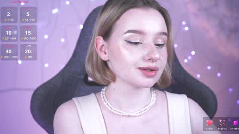 Snapshot of red_queeen chatting on 8, 2, 2025 QUEEN OF EVIL online show from 8, 2, 2025