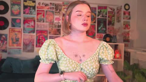 Snapshot of red_queeen chatting on 22, 2, 2025 QUEEN OF EVIL online show from 22, 2, 2025