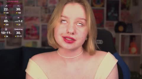 Snapshot of red_queeen chatting on 10, 3, 2025 QUEEN OF EVIL online show from 10, 3, 2025