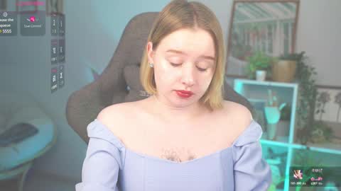 Snapshot of red_queeen chatting on 12, 3, 2025 QUEEN OF EVIL online show from 12, 3, 2025