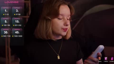 Snapshot of red_queeen chatting on 20, 9, 2025 QUEEN OF EVIL online show from 20, 9, 2025