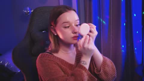 Snapshot of red_queeen chatting on 18, 10, 2025 QUEEN OF EVIL online show from 18, 10, 2025