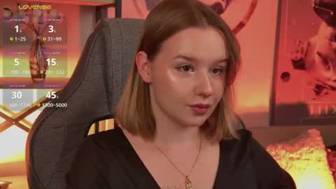 Snapshot of red_queeen chatting on 25, 10, 2025 QUEEN OF EVIL online show from 25, 10, 2025