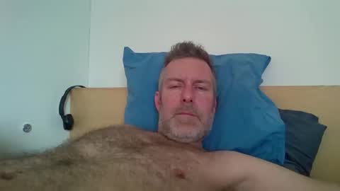 Red online show from 3, 3, 2026