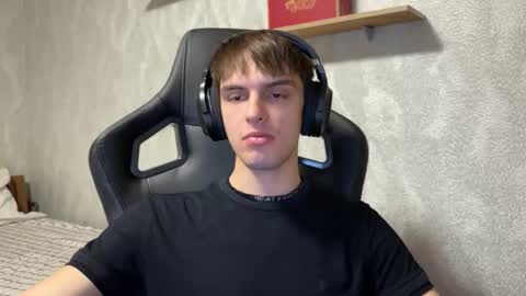 Snapshot of redbullshine chatting on 27, 9, 2025 redbullshine online show from 27, 9, 2025