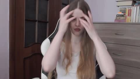 Lily online show from 27, 10, 2025