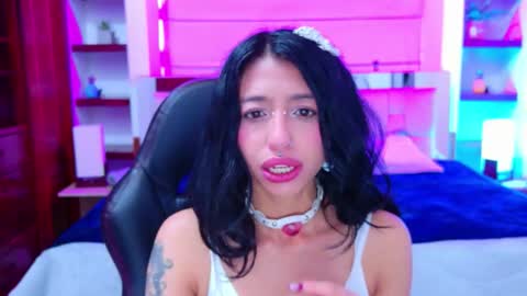 Lili Lopez online show from 17, 10, 2025