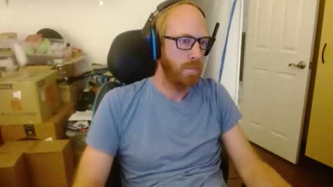 Snapshot of redrob57 chatting on 3, 12, 2025 redrob57 online show from 3, 12, 2025