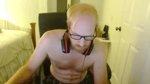 Snapshot of redrob57 chatting on 5, 4, 2026 redrob57 online show from 5, 4, 2026