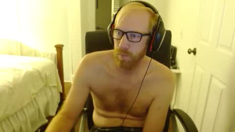 Snapshot of redrob57 chatting on 6, 4, 2026 redrob57 online show from 6, 4, 2026