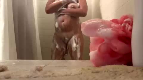 Snapshot of reds_riding_you chatting on 7, 10, 2025 Red online show from 7, 10, 2025