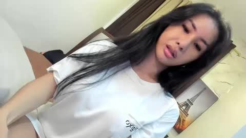 Snapshot of reevasavage chatting on 10, 3, 2025 Amari online show from 10, 3, 2025