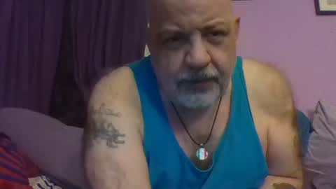 Snapshot of reggieroux chatting on 30, 11, 2025 reggie online show from 30, 11, 2025