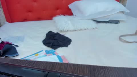 Snapshot of reina_loren chatting on 23, 12, 2024 reina_loren online show from 23, 12, 2024