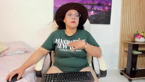 Reina Mia online show from 1, 5, 2026