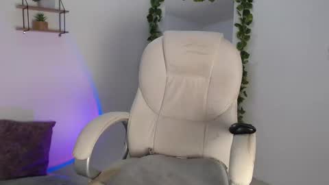 Erika online show from 10, 12, 2024