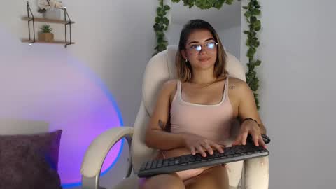 Erika online show from 15, 12, 2024