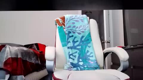 Snapshot of remmi556692 chatting on 13, 11, 2025 remmi556692 online show from 13, 11, 2025