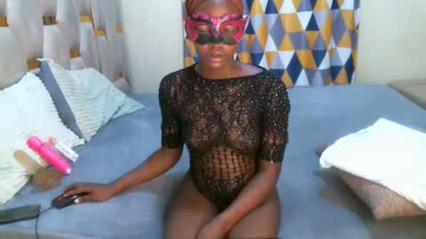 remmyqueen online show from 25, 5, 2026