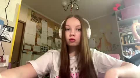 Snapshot of renaeorabuena chatting on 4, 6, 2026 Annabel online show from 4, 6, 2026