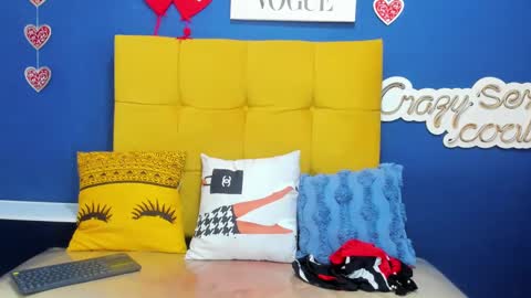 renata_milf_ online show from 18, 2, 2025